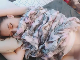 Morning pussy fingering