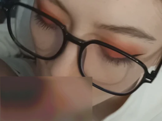 Nerdy babe shows just how naughty she is by sucking me off