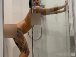 Dildoing my horny pussy in the shower