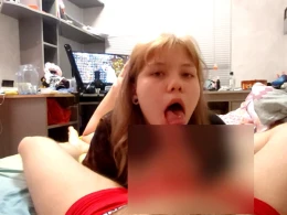 Pretty amateur girlfriend gives an amazing head and she swallows