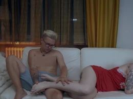 Watching TV With Stepmom Turns Into a Wild Night of Forbidden Passion on the Couch 💦😍