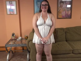 BBW Award Winner of the Year Shows Off Her Mind-Blowing Blowjob Talents