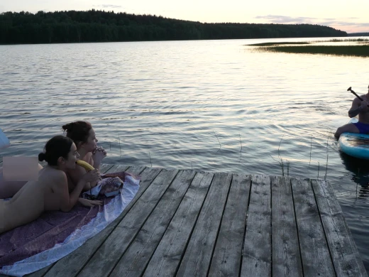 SUP Dude At The Lake Fucked Two Hot Babes Right On The Beach