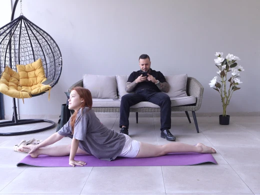 Yoga got boring so I dropped my leggings and took his big schlong deep in my ass