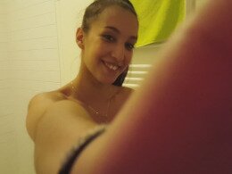 Teen Amanda in the shower