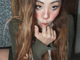 Brunette beauty masturbates