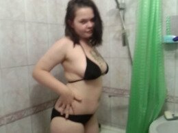 I love recording my girlfriend masturbating hard in the bathroom