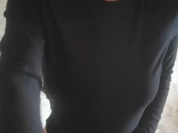 Watch This Petite Hottie Expose Her Incredible Body Piece by Piece ☺️😚