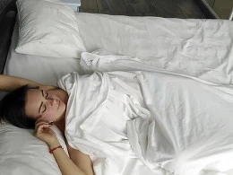 Watch Me Get Wild as I Pleasure My Moist Cunt on the Bed  💦💦