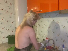 Super hot MILF still likes to be fucked well