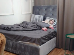 Very horny teen blowing off her older sugar daddy