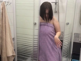 Chubby Girl Thrives on Deepthroating Her Man's Thick Cock! 🥒❤️