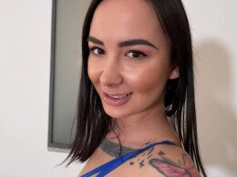 Do you like getting a closeup of my nicely shaved slit?
