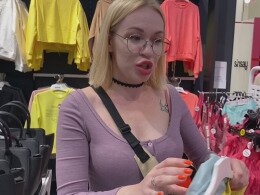 I surprised my BF with a blowjob in the changing room