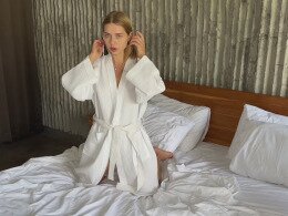 Hotel Waiter Hits the Jackpot with Seductive Guest at Resort 🍆😍