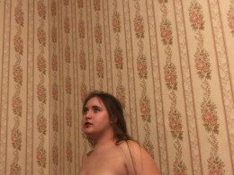 Chubby hottie takes a dick in her mouth and pussy