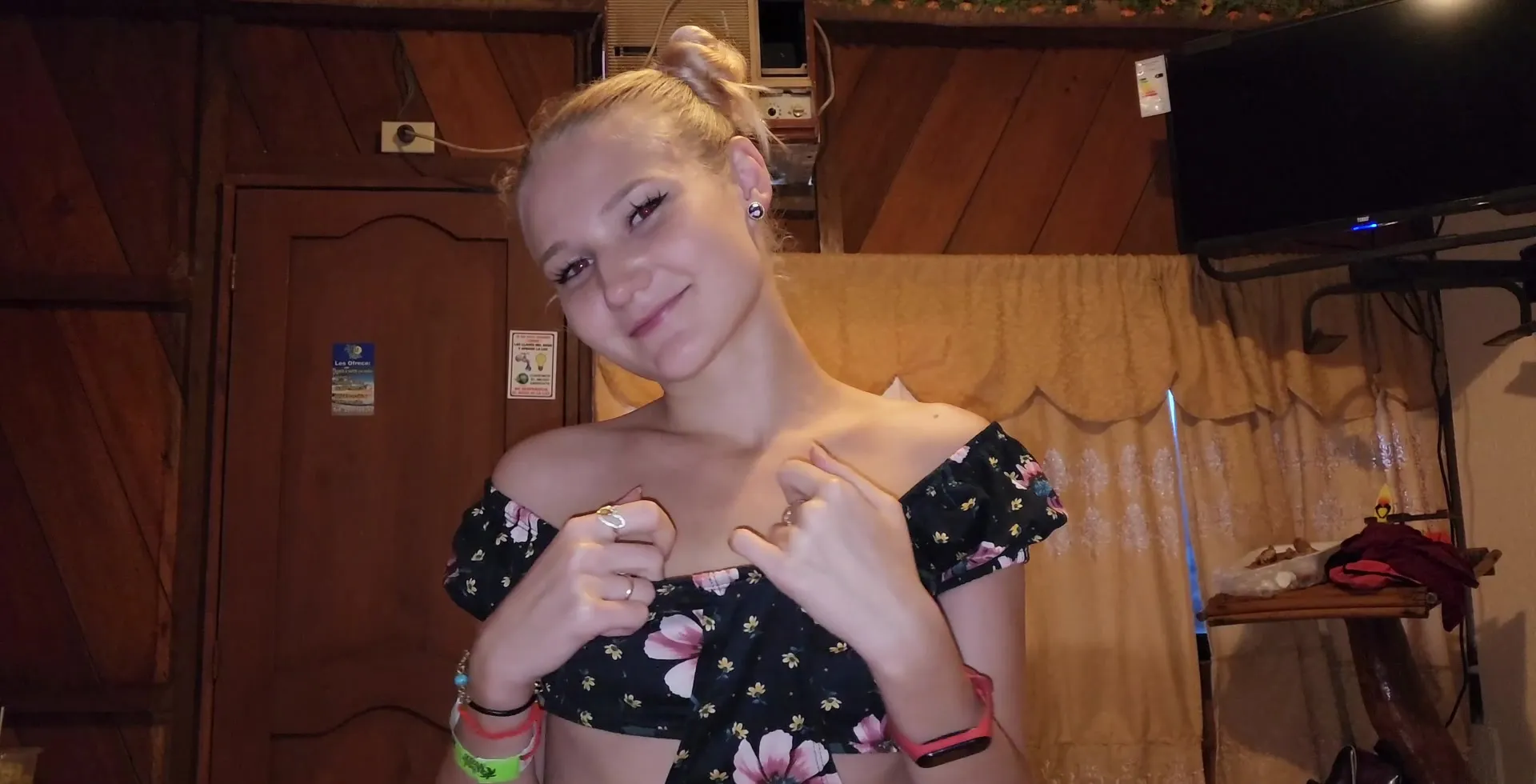Cute Housekeeper Surprises Me During Family Vacation With A Blowjob