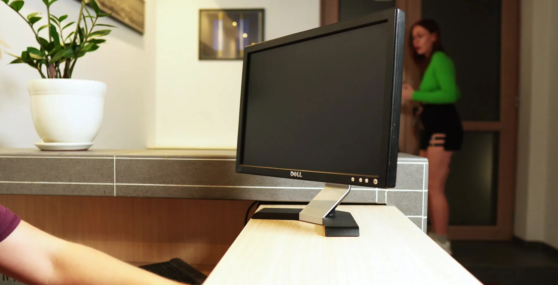Receptionist Fucks With A Client