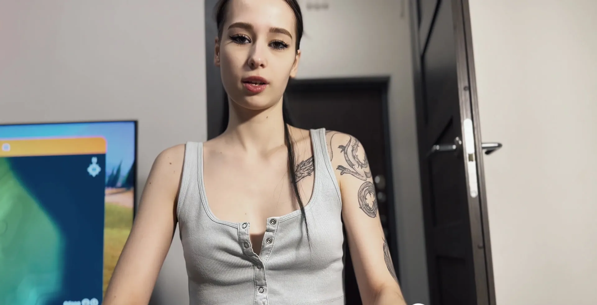 Tattooed Girl Uses Her Skills To Get A Loan!