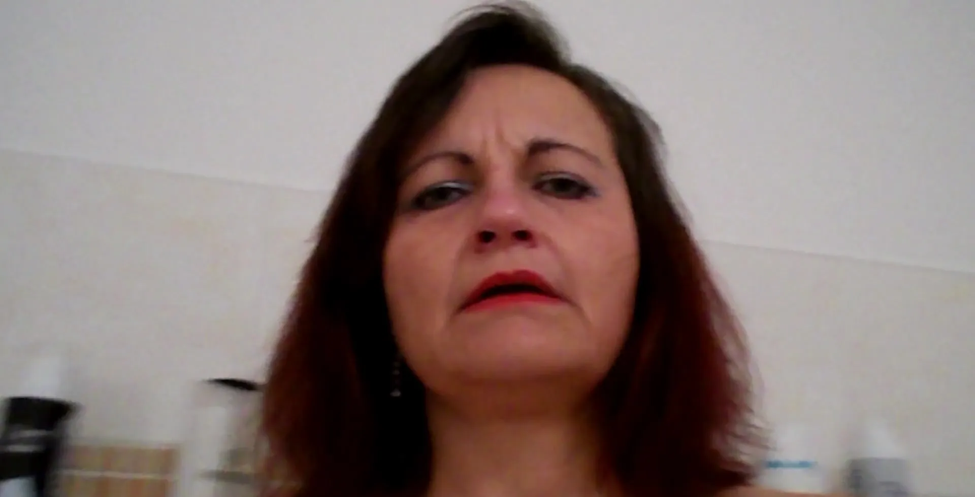 Horny Granny Masturbates In Bathtub Until She Cums Hard